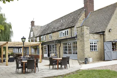 Rose Revived by Chef & Brewer Collection Hotel di Charney Bassett