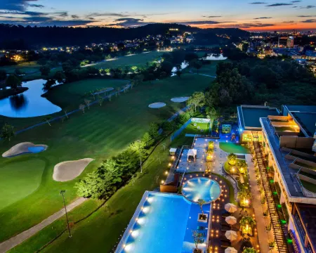 Radisson Golf & Convention Center Batam Hotels in Batam Center