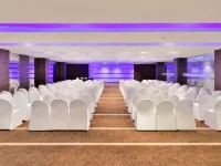 Radisson Blu Atria Bengaluru Hotels near BMCRI