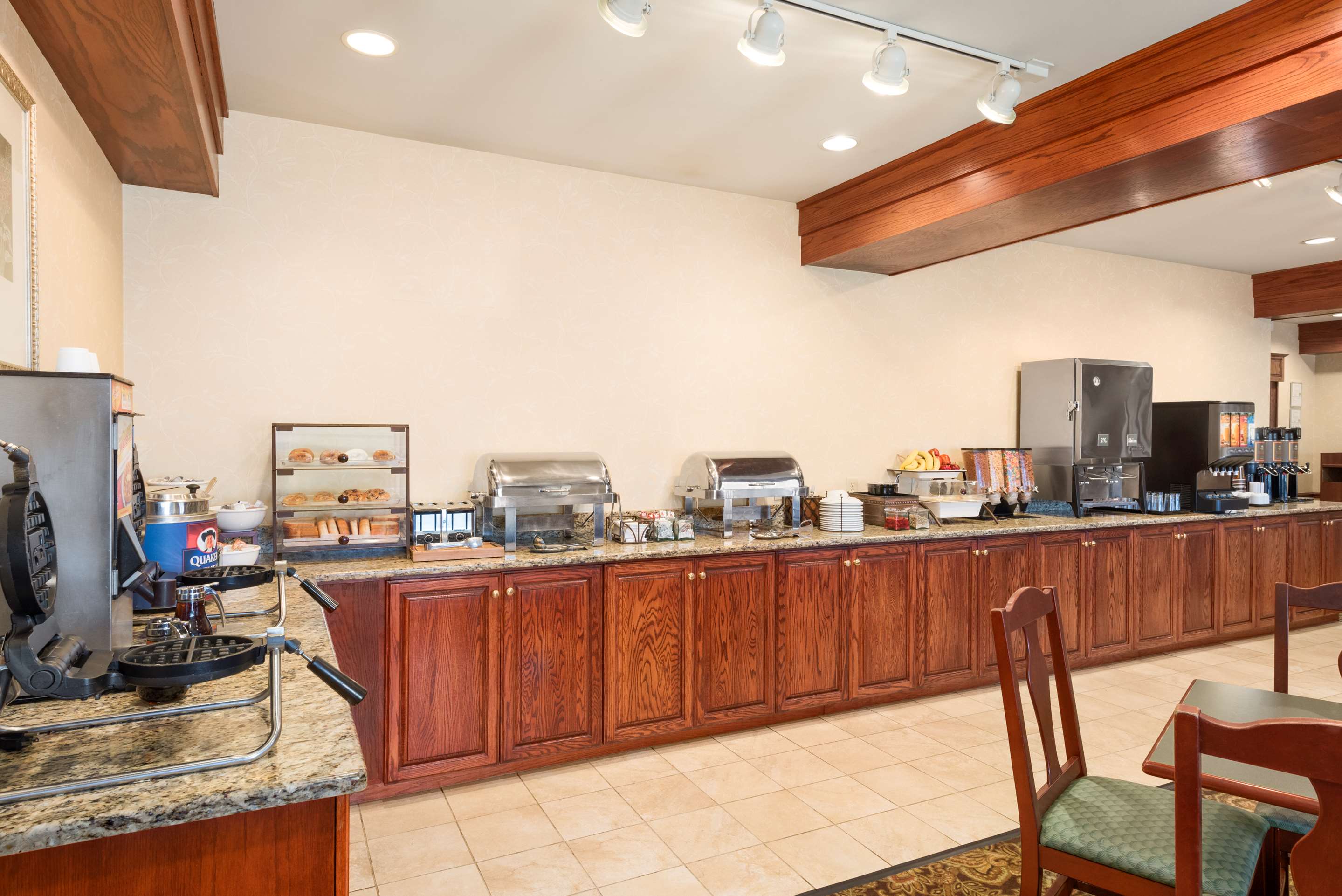 Country Inn & Suites by Radisson, Council Bluffs, IA