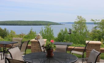 Holiday Inn Express Munising-Lakeview