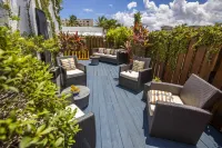 Hollywood Beach Suites and Hotel