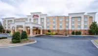 Hampton Inn & Suites Scottsboro - Parkplatz