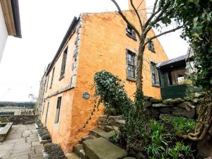 The Rock House: Historic Property in The Heart of The City