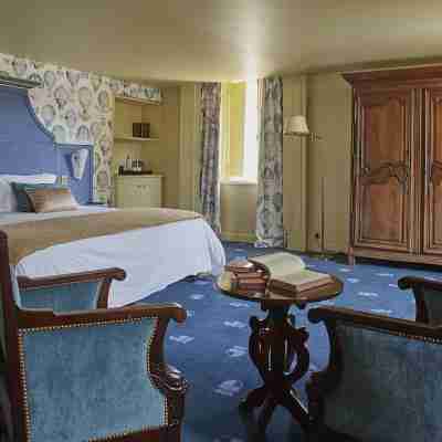 Chateau d'Audrieu Rooms