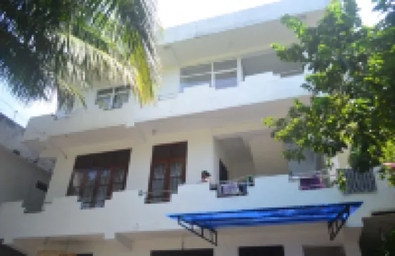 烏納瓦圖納假日酒店 鄰近叢林海灘的酒店