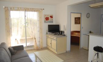 Apartment with 2 Bedrooms in Valras-Plage, with Pool Access, Furnished