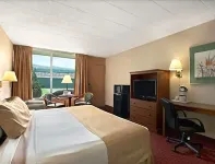 Ramada by Wyndham Butler/Tesla Biohealing Resort  Hotels in Butler County
