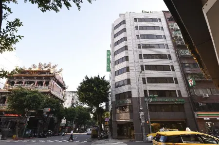 Green World Linsen Отели рядом с достопримечательностью «Wai Shuang Xi Ding Mountain»