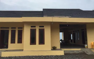 Villa Mila 2 Bedroom Tepi Pantai Hotel dekat Pantai Citepus