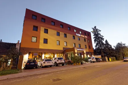 Hotel Max Inn Отели рядом со станцией Главная станция Братиславы
