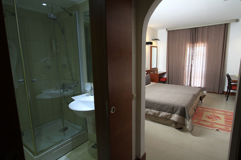 Manastir Hotel & Suites