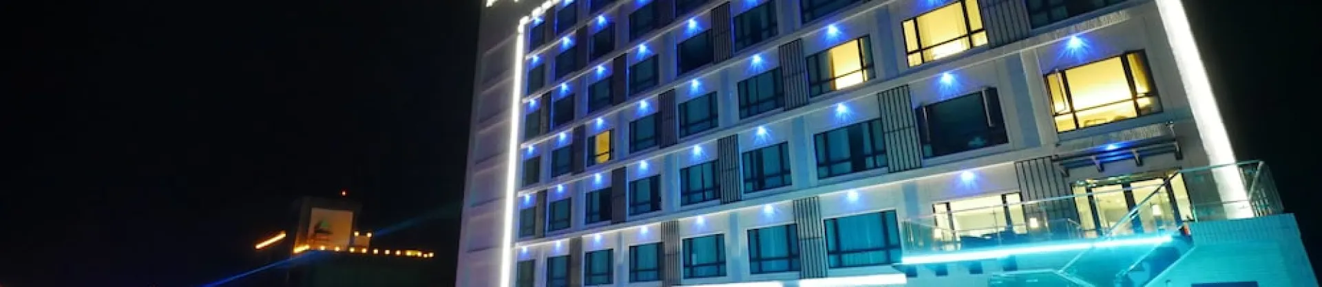 Khách sạn gia đình Paradise