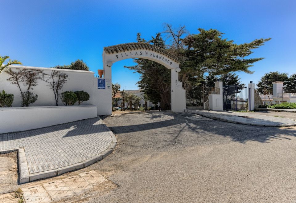 Puerta de la Villa - Monument in Conil de la Frontera - Tudestino 2023