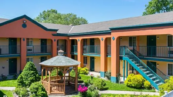 Bay Side Inn & Suites