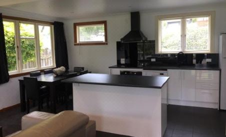 3 & 4 Bedroom Holiday Houses Central Picton - Housity