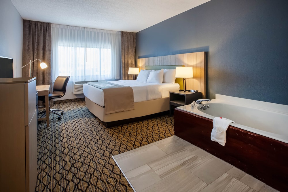 Days Inn & Suites by Wyndham Rochester Hills MI