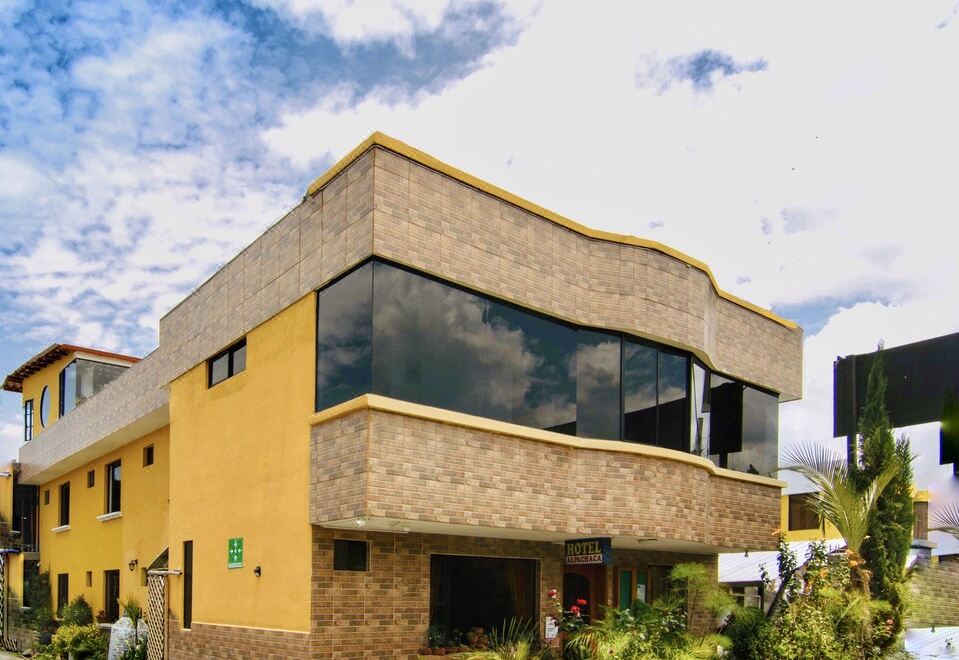 Hotel Alpachaca - Housity