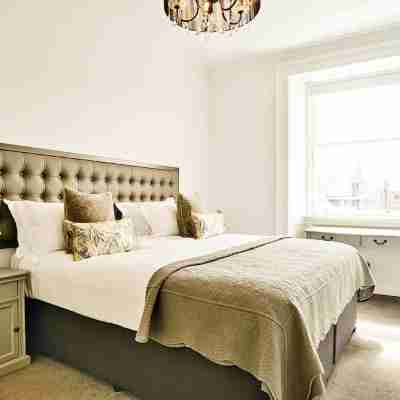 Luxury George Street Apartments: Forth Suite Rooms