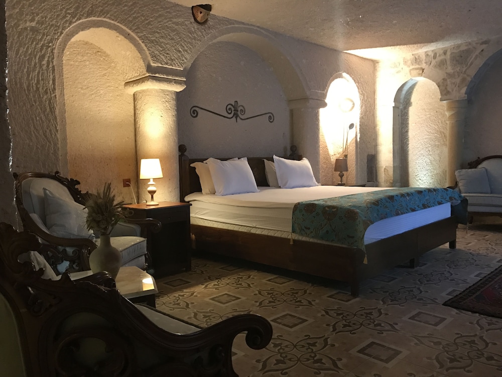 Hermes Cave Hotel