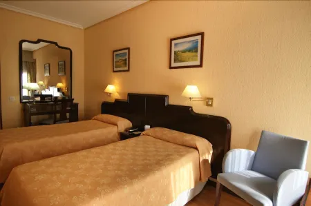 Hotel Alcántara Отели в г. Касерес