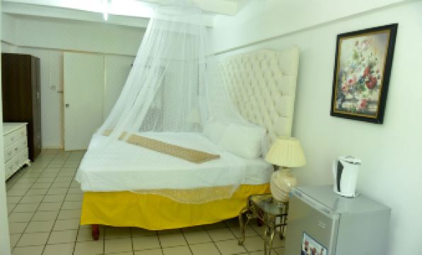 Pineapple Suites - Housity