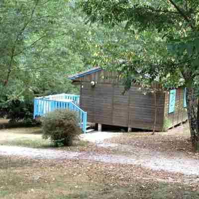 Camping le Repaire - les Chalets Hotel Exterior