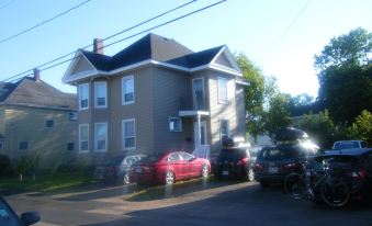 Glory Guest Suites, Downtown Moncton - Housity