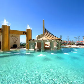 Raffles Dubai Hotels near Wafi Shopping Mall