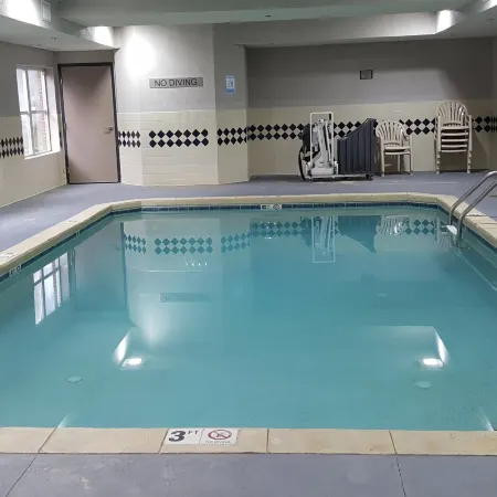 Comfort Inn & Suites Calhoun South