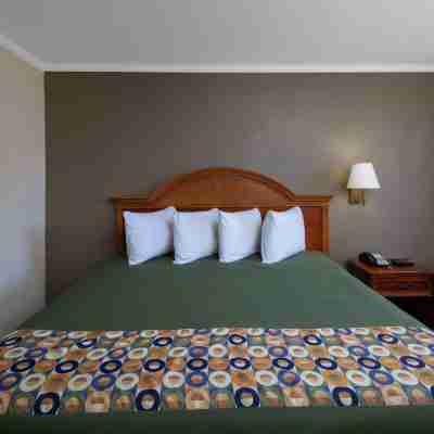 Travelodge by Wyndham Orangeburg Rooms