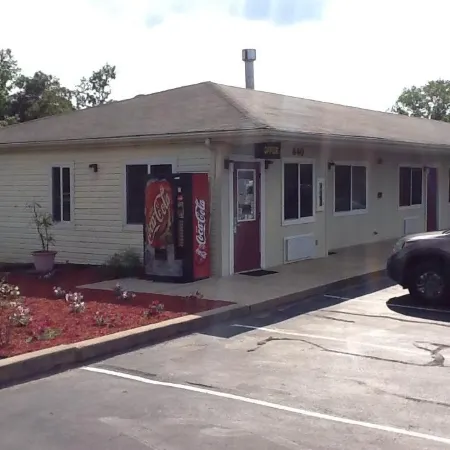 Relax Inn Dover Near Speedway