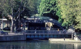 Libertel Canal Saint Martin