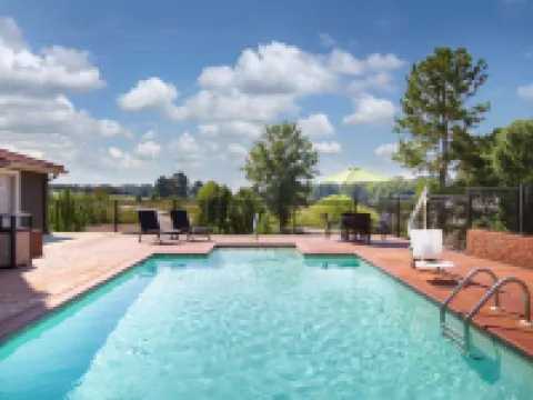 La Quinta Inn & Suites by Wyndham Tupelo Hotels in Tupelo