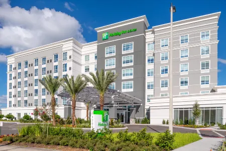Holiday Inn & Suites Orlando - International Drive South, an IHG Hotel