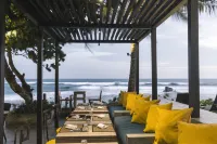 Owl and the Pussycat Hotel & Restaurant Hotels in Talpe