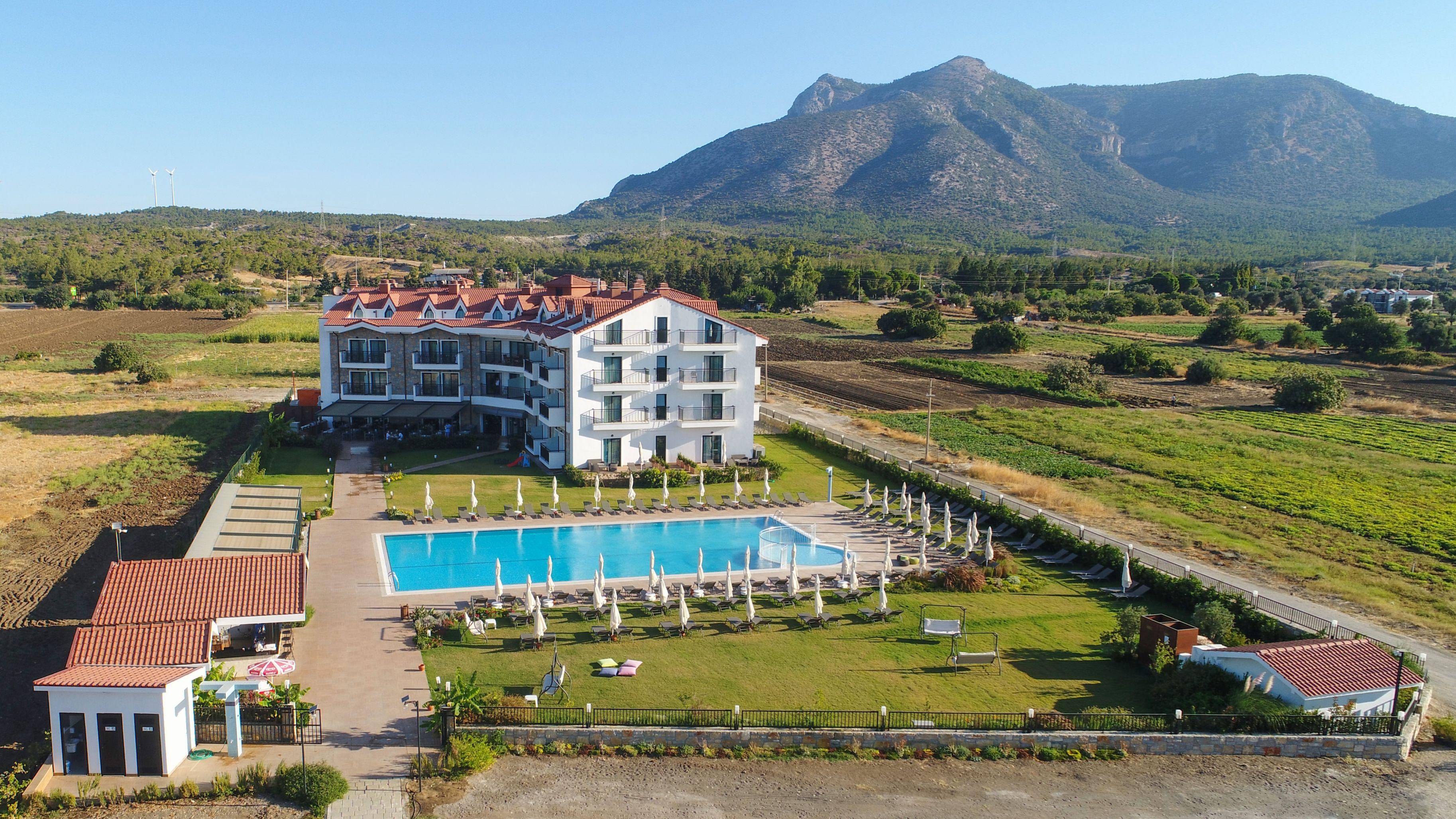 Acroter Hotel & Spa