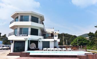 Pohang Damodi Pool Villas Pension