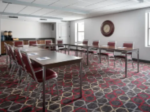 The Crossroads Hotel - Newburgh Hotels in Orange County