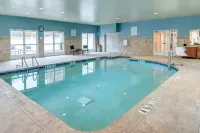 Holiday Inn Express & Suites West Long Branch - Eatontown Các khách sạn ở Red Bank