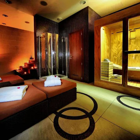Roset Hotel & Residence