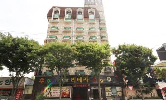 Gwangju Rivera - Housity