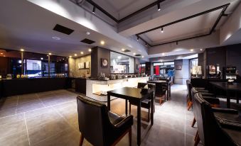 H Avenue Hotel