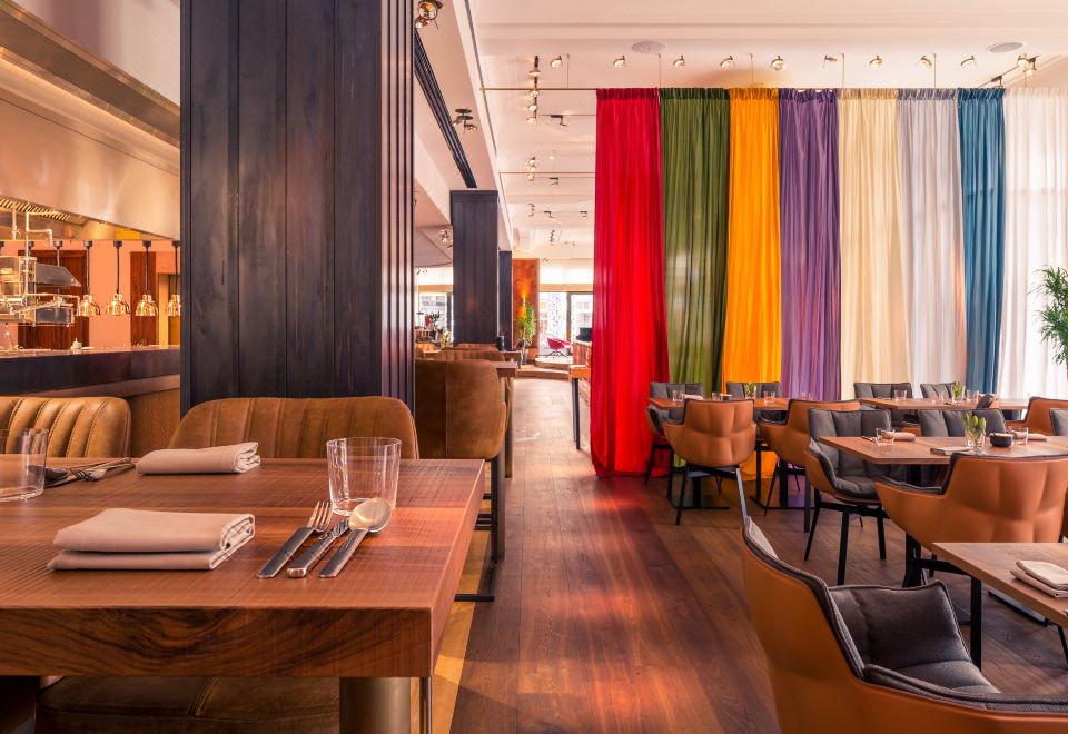 [오라니아 베를린 스위트룸의 놀라운 샤워실]