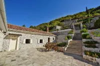 Villa Dub Hotels in 