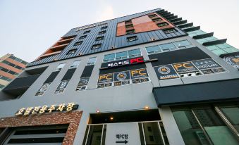 Dinos Hotel - Housity