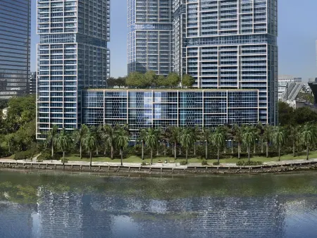 W Miami
