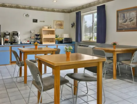 Super 8 by Wyndham Grayling Отели в г. Грейлинг