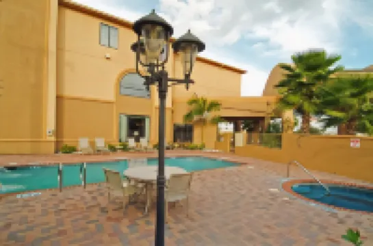 Best Western Casa Villa Suites