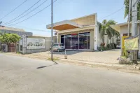 Sunshine Family Homestay Near Terminal 1 Juanda Airport Hotels in Waru